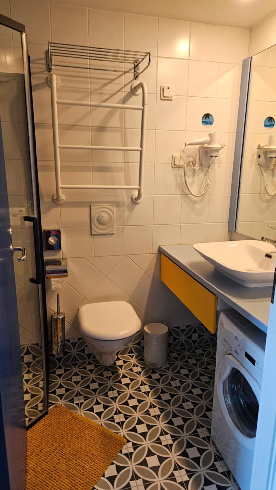 City Beach Apartment Tallinn Bagian luar foto